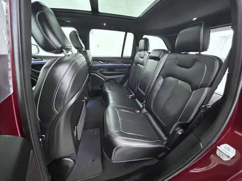 Certified 2022 Jeep Grand Cherokee Overland image 19