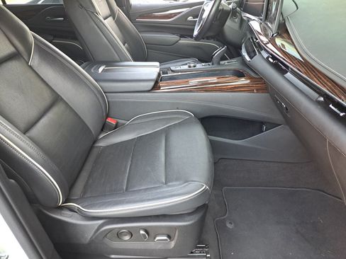 Used 2022 Cadillac Escalade ESV Premium Luxury AWD/4WD image 14