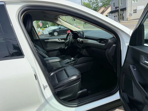 Used 2020 Ford Escape SEL image 28