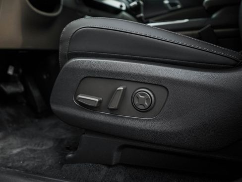 New 2026 Kia Carnival EX FWD image 21