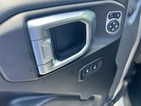 Used 2019 Jeep Wrangler Unlimited Sport S AWD/4WD image 30
