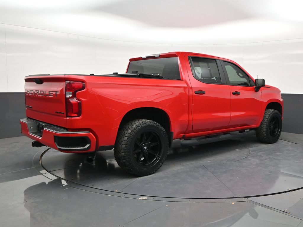 Used 2021 Chevrolet Silverado 1500 Custom w/ LPO, Blackout Package RWD image 5