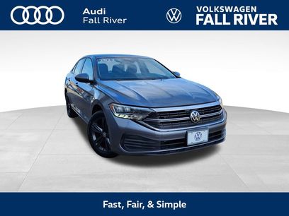 Used 2023 Volkswagen Jetta SE w/ Panoramic Sunroof Package