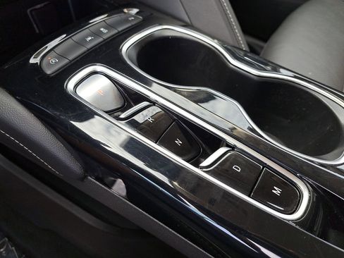 Used 2023 Buick Envision Essence image 27