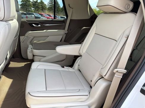 Used 2023 GMC Yukon Denali AWD/4WD image 15