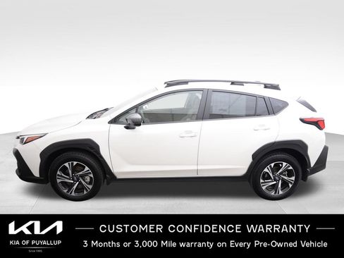 Used 2024 Subaru Crosstrek 2.0i Premium w/ Crosstrek Mirror Package AWD/4WD image 8