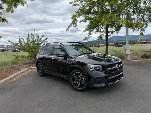 Certified 2022 Mercedes-Benz GLB 250 4MATIC image 1