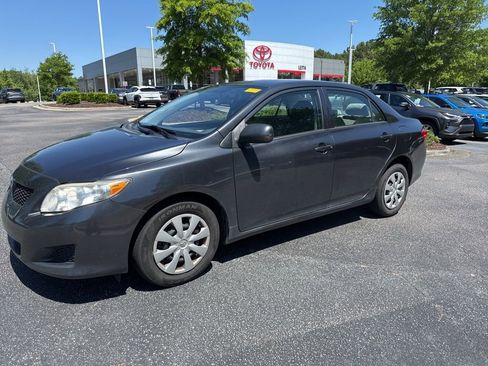 Used 2010 Toyota Corolla LE FWD image 2