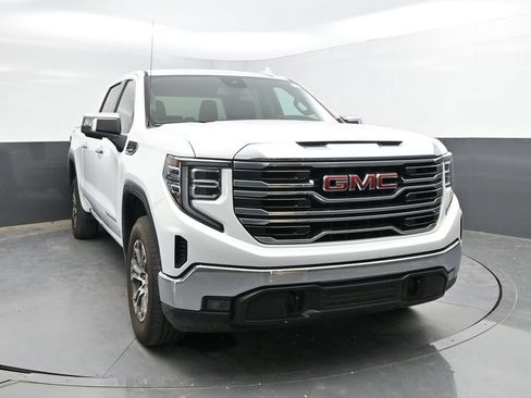 Used 2025 GMC Sierra 1500 SLT AWD/4WD image 4