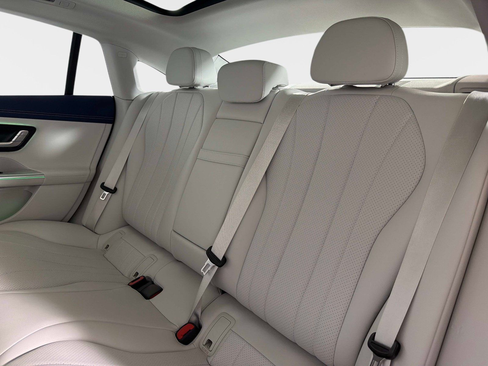 Used 2026 Mercedes-Benz EQE 320+ Sedan image 36