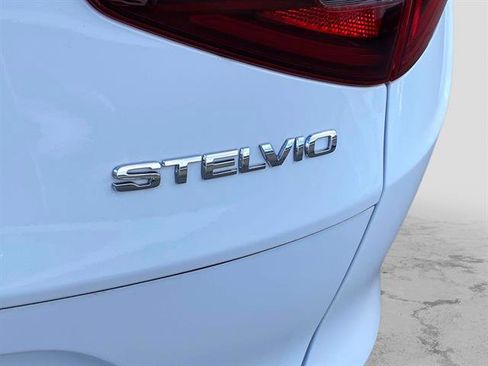 Used 2022 Alfa Romeo Stelvio Ti image 6