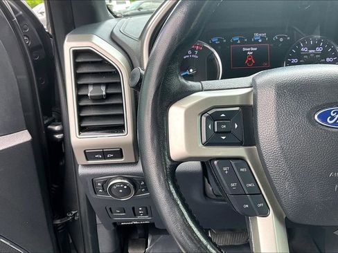 Used 2022 Ford F250 Lariat w/ Lariat Ultimate Package AWD/4WD image 14