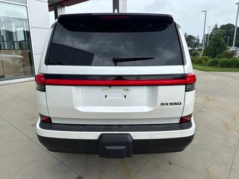 Used 2025 Lexus GX 550 w/ Accessory Package (2T) AWD/4WD image 6