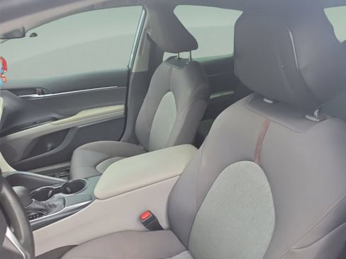 Used 2019 Toyota Camry LE FWD image 17