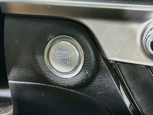 Used 2025 Kia Telluride S FWD image 19