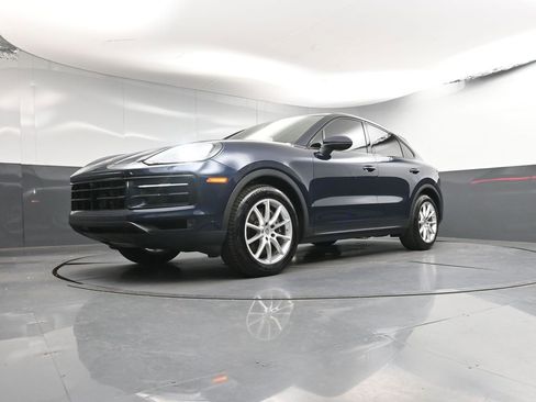 Certified 2024 Porsche Cayenne Coupe AWD/4WD image 30