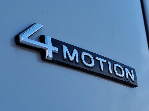 Used 2023 Volkswagen Atlas Cross Sport SEL Premium R-Line AWD/4WD image 16