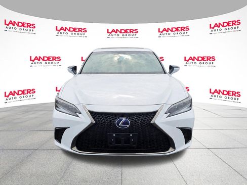 Used 2022 Lexus ES 300h F Sport w/ Accessory Package 2 FWD image 2