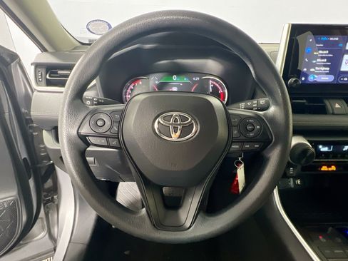 Used 2025 Toyota RAV4 LE FWD image 17