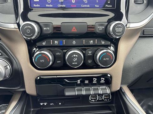 Used 2019 RAM 1500 Laramie image 24