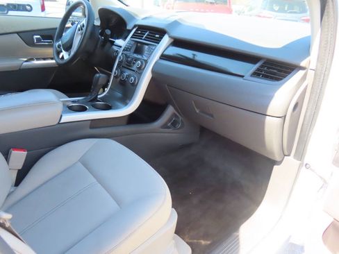 Used 2014 Ford Edge SE FWD image 17