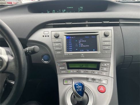 Used 2015 Toyota Prius Five image 6