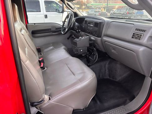 Used 2003 Ford F550 4x4 Regular Cab Super Duty image 13