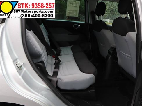 Used 2014 FIAT 500L Easy w/ Popular Equipment Group FWD image 16