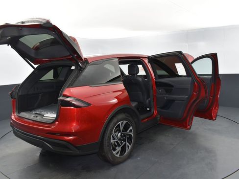 New 2025 Lincoln Nautilus Premier w/ Equipment Group 102A image 35