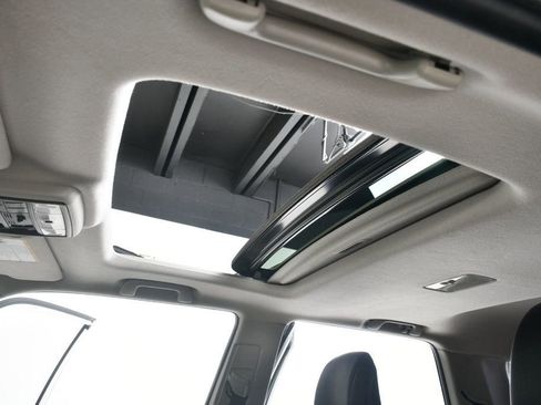 Used 2018 Toyota 4Runner SR5 Premium image 6