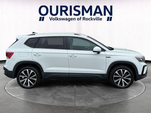 Used 2023 Volkswagen Taos SE FWD image 7