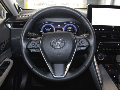 Used 2024 Toyota Venza Limited AWD/4WD image 13