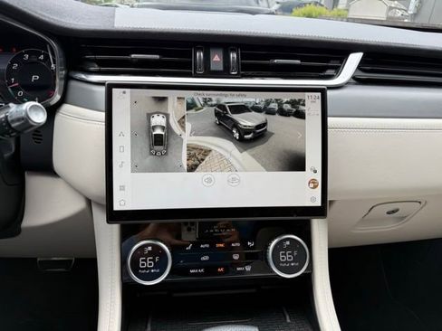 Certified 2022 Jaguar F-PACE SVR image 25