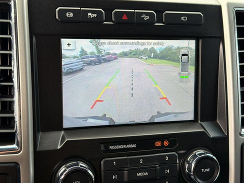 Used 2018 Ford F250 Lariat w/ Lariat Value Package AWD/4WD image 17