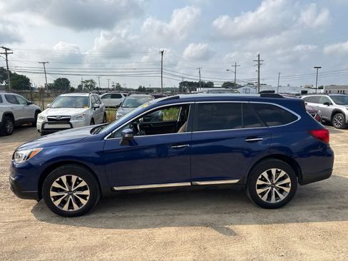 Used 2017 Subaru Outback 3.6R Touring AWD/4WD image 12