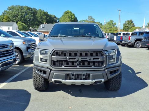 Used 2018 Ford F150 Raptor w/ Equipment Group 802A Luxury AWD/4WD image 2