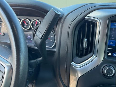 Used 2020 Chevrolet Silverado 1500 LT image 21