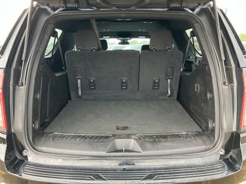 Used 2023 Chevrolet Suburban LS RWD image 16