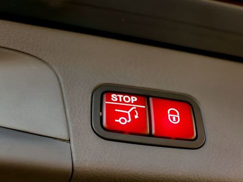 Used 2020 Mercedes-Benz GLS 450 4MATIC image 30