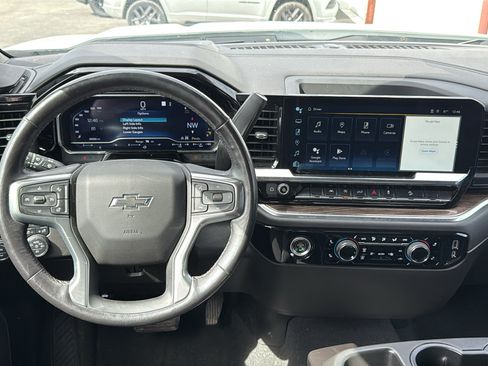 Certified 2022 Chevrolet Silverado 1500 RST AWD/4WD image 28