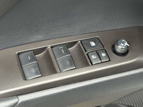 Certified 2023 Toyota Camry SE FWD image 25