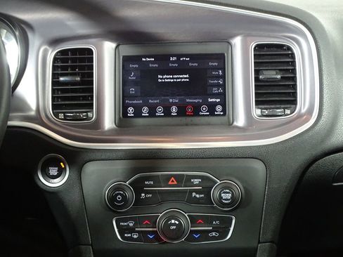 Used 2019 Dodge Charger SXT image 23