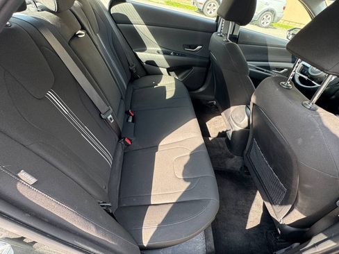 Used 2025 Hyundai Elantra SEL FWD image 21