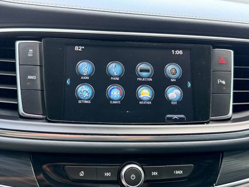Used 2019 Buick Enclave Essence AWD/4WD image 37