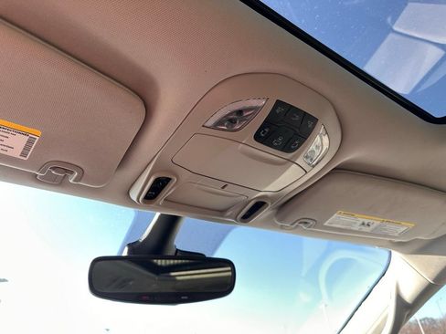 Used 2023 Chrysler Pacifica Touring-L w/ Uconnect Theater Family Group AWD/4WD image 27