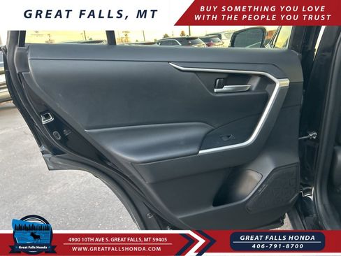 Used 2021 Toyota RAV4 XLE image 21
