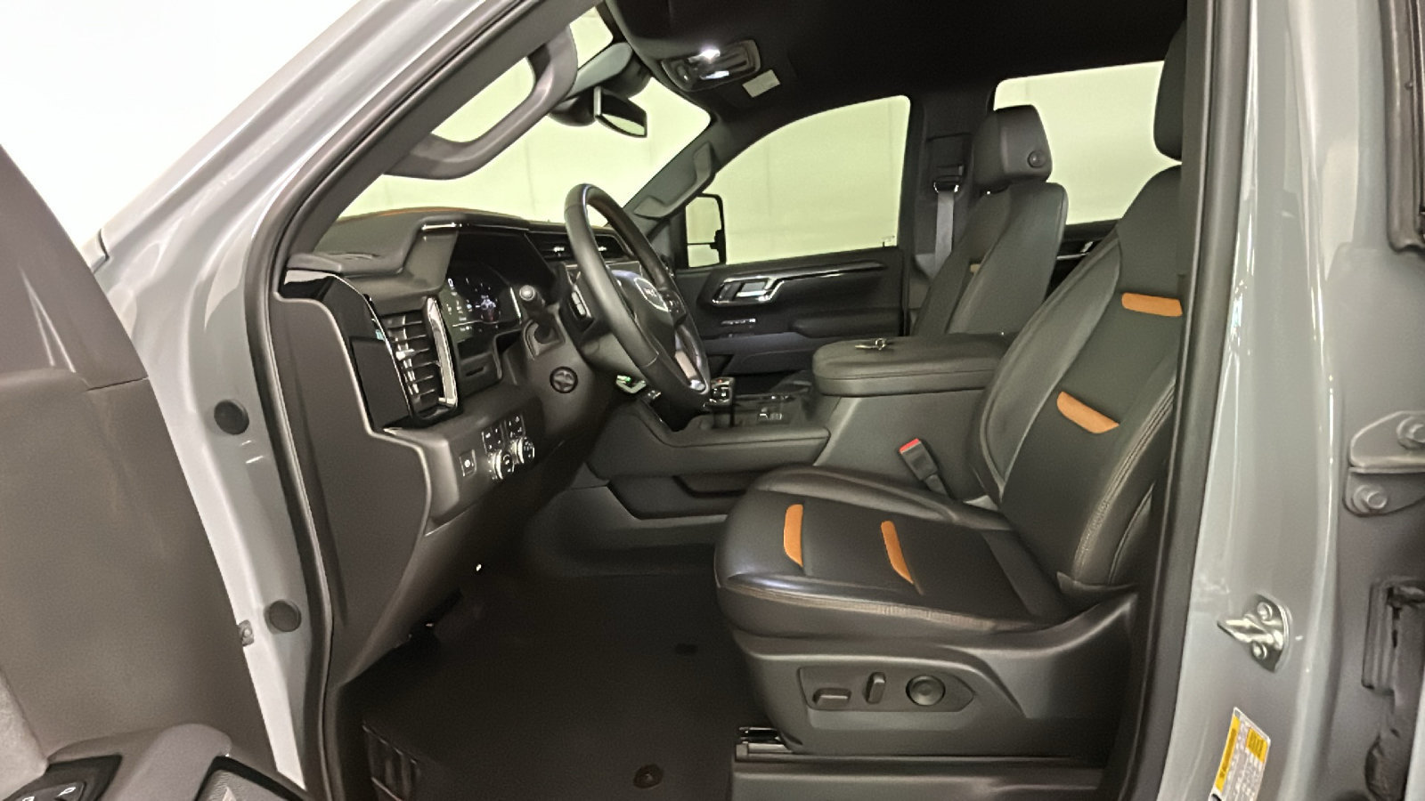Used 2025 GMC Sierra 1500 AT4 AWD/4WD image 14