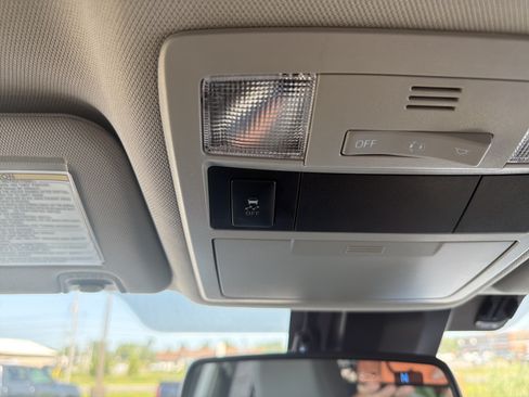 Certified 2018 Toyota Tacoma SR5 AWD/4WD image 21