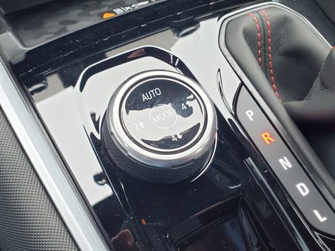 New 2026 Chevrolet Colorado Z71 w/ Technology Package AWD/4WD image 25