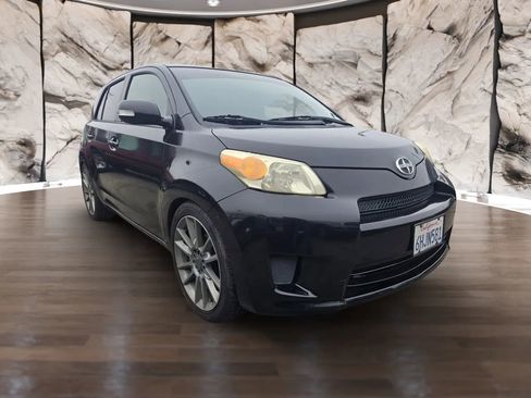 Used 2009 Scion xD image 3
